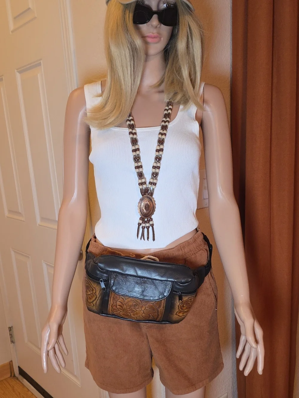 Vintage 1990s Hand-Tooled Leather Rose Waist Bag / Fanny Pack EUC